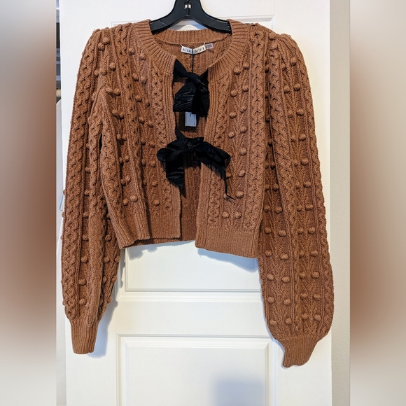 Alice + Olivia Kitty Puff-Sleeve Cardigan In camel NWT - Picture 2 of 5